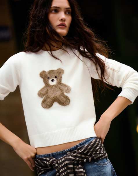 Bershka Bear striktrøje med rund hals i ecru - view 1