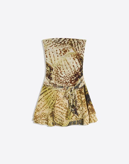 Bershka – Beige, mönstrad miniklänning med bandeau-ringning och skärp, 4 av 4