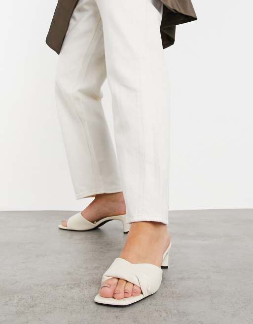 Bershka - Beige mule-sandaler med lav hæl og foret rem, 3 af 4