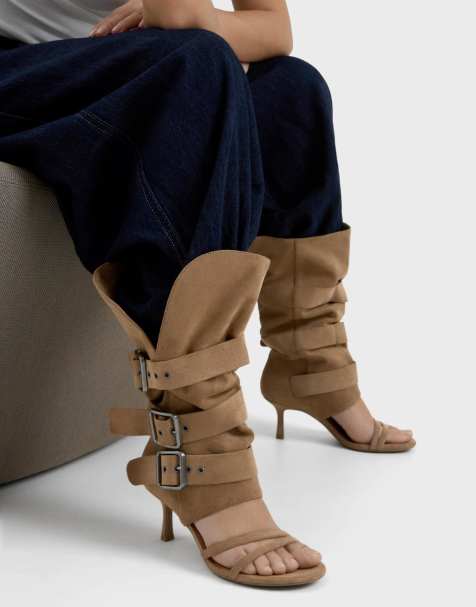 Bershka – Beige sandaler med klackar, höga skaft och spännen - view 1