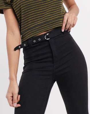 belted skinny pants