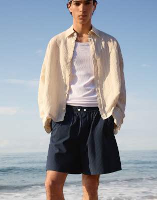 Bershka - Bermuda coupe carrée - Bleu-Bleu marine