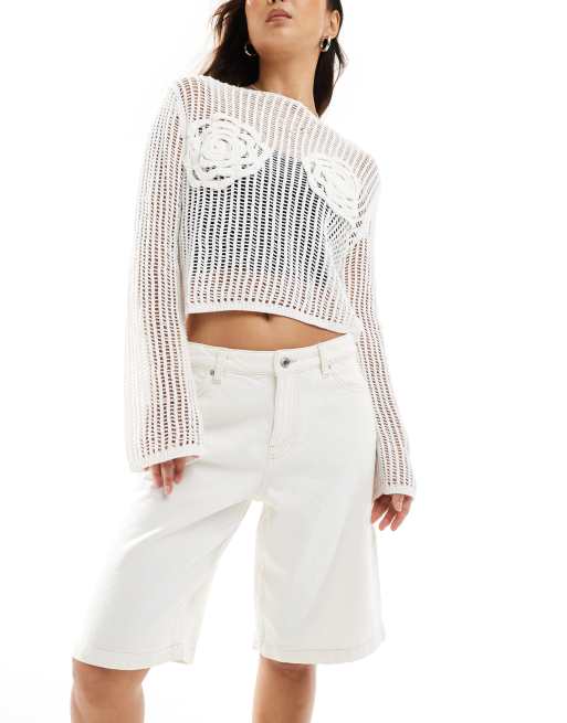 Bershka – Bermuda-Denimshorts in Ecru mit hohem Bund
