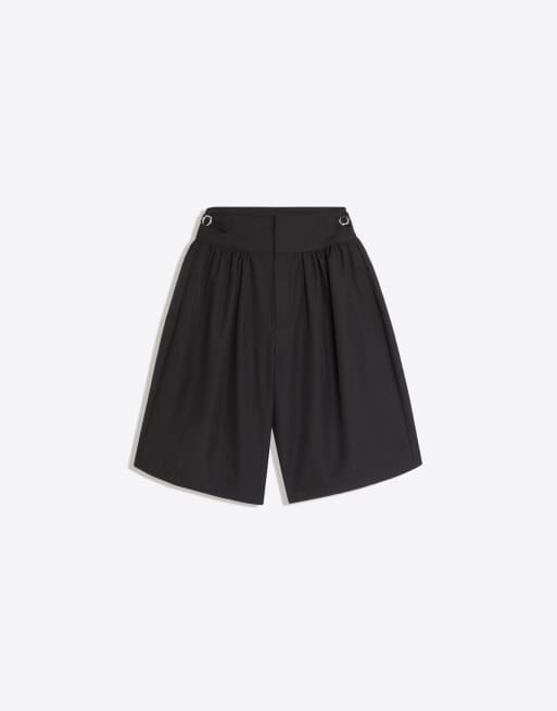 Bershka bermuda shorts met gespen in zwart, 5 van 5