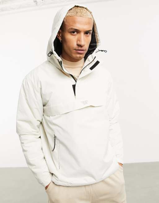 Bershka – Biała kurtka wiatrówka zakładana przez głowę