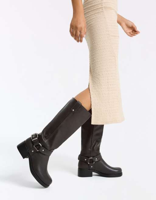 Bershka Biker boots with buckle in brown, 3 of 7