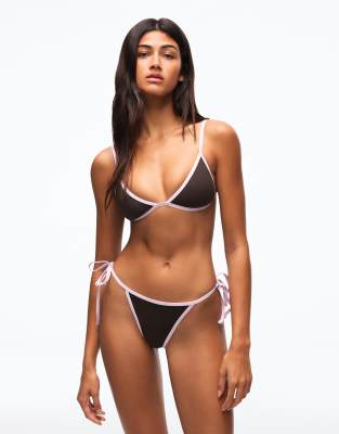 Bershka - Bikini-Tanga in Braun mit Kontrastdesign-Brown
