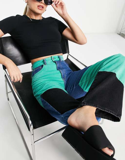 Bershka – Blå, gröna och svarta jeans i lappad stil med vida ben, 4 av 4