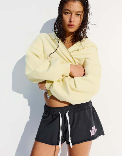 Bershka - Blå shorts i fleecemateriale med broderi, 2 af 4