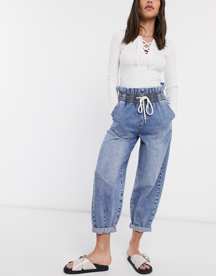 Bershka – Blå slouchy jeans med elastisk midja och knytning