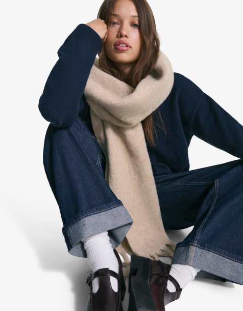 Bershka blanket scarf in beige - view 1