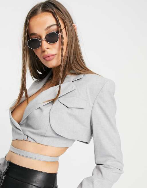 Bershka - Blazer corto in poliestere grigio con cut-out in coordinato - GREY, 3 di 4