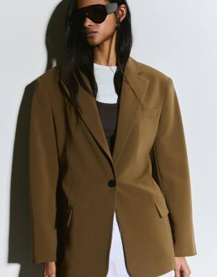 Bershka - Blazer in Khaki mit Schnalle am Rücken-Grün