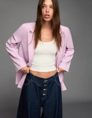 Bershka - Blazer in Rosa mit Bindedetails am Rücken