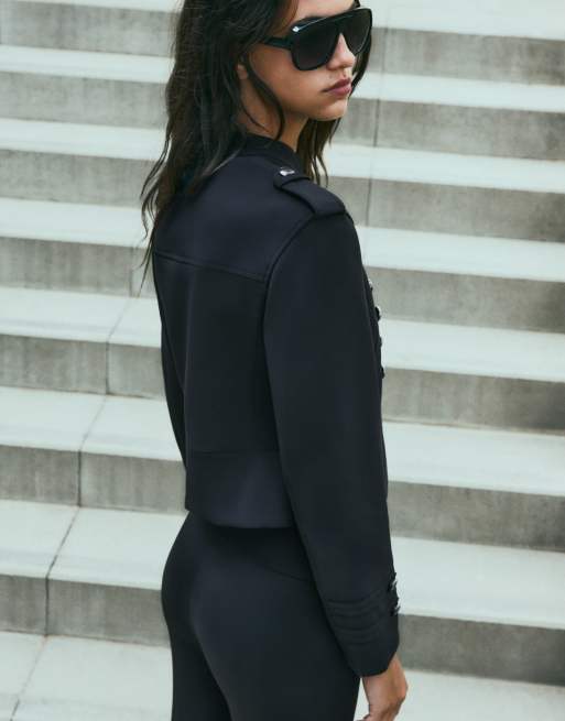 Bershka blazer met knoopdetail in zwart, 3 van 5