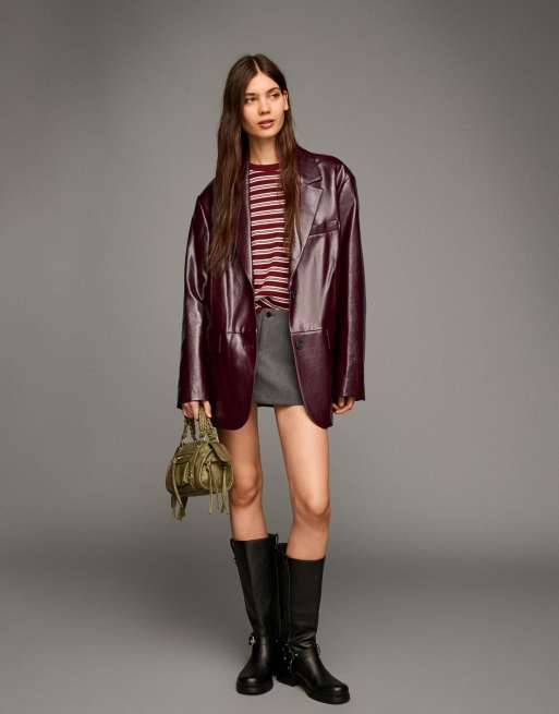 Bershka - Blazer oversize in similpelle PU bordeaux