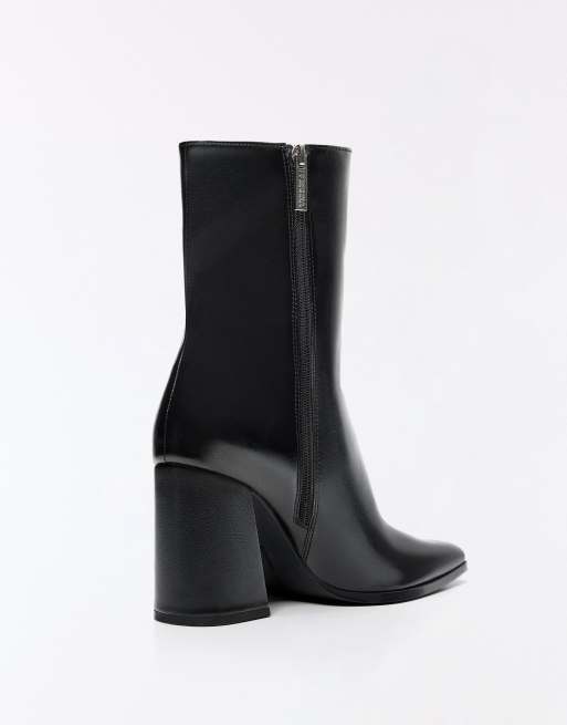 Bershka Block heel ankle boots in black, 6 of 6