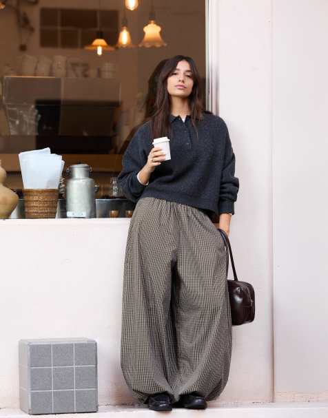 Bershka – Bloomer-Hose aus Popeline in Khaki - view 1