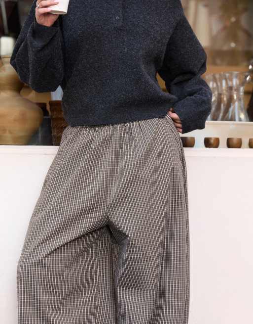 Bershka – Bloomer-Hose aus Popeline in Khaki, 4 von 4