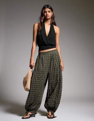 Bershka - Bloomer-Hose in Khaki mit Stoppern-Grün