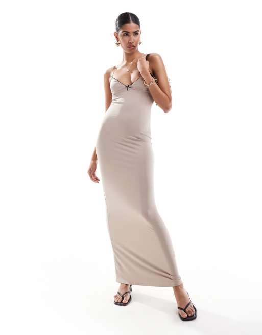 Bershka – Bodycon-Maxikleid in Nerzrosa mit schmalen Trägern und Schleifendetail, 2 von 4