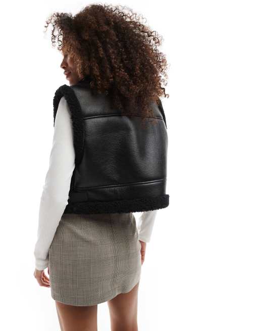 Bershka - Bodywarmer met imitatieschapenvacht in zwart, 4 van 4