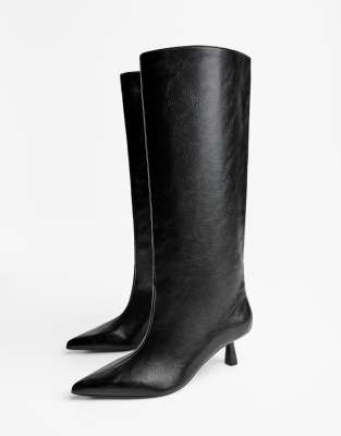 Bershka - Boots in Schwarz mit Kitten-Absatz