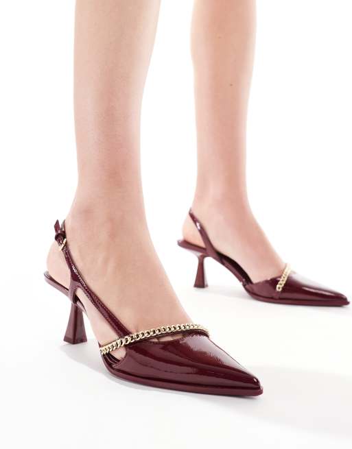 Bershka - Bordeaux spidse pumps med hæl og kædedetalje