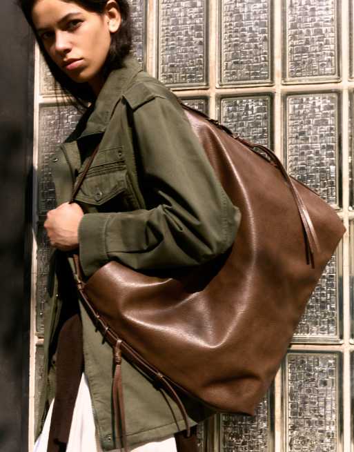 Bershka borsa a secchiello con dettagli marroni, 1 di 5