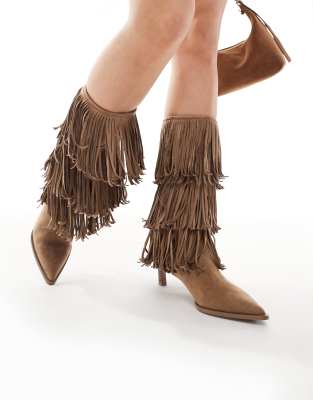 Bershka - Bottes à talons en daim avec franges - Fauve-Marron