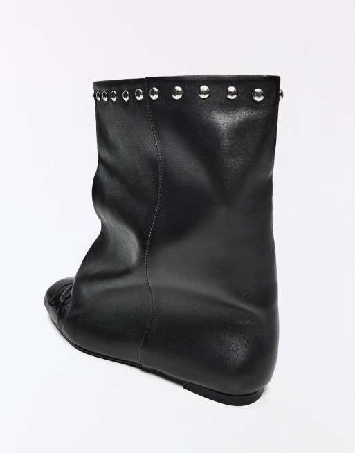 Bershka Bottines plates à tige large en cuir à clous noires, 6 de 6