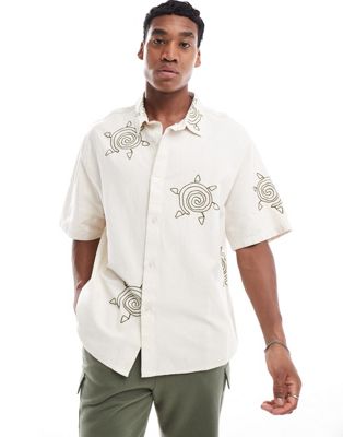 boxy fit embroidered shirt in ecru-Neutral