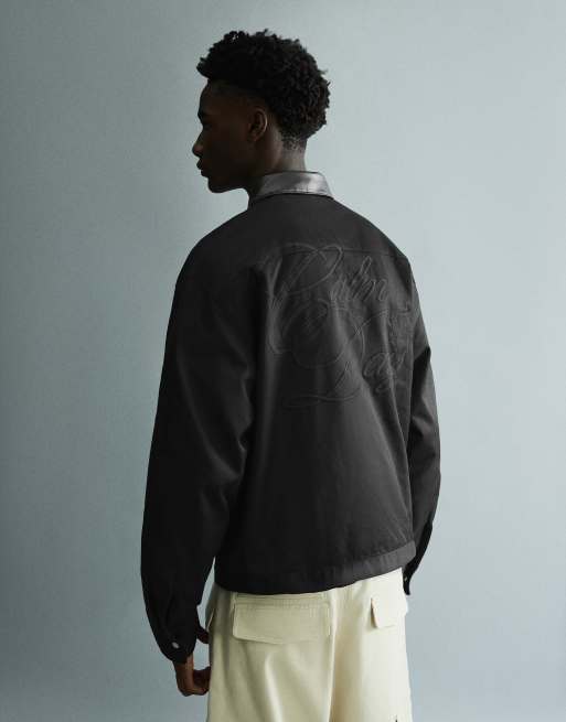 Bershka Boxy-Jacke mit besticktem Kontrastkragen in Schwarz, 4 von 6