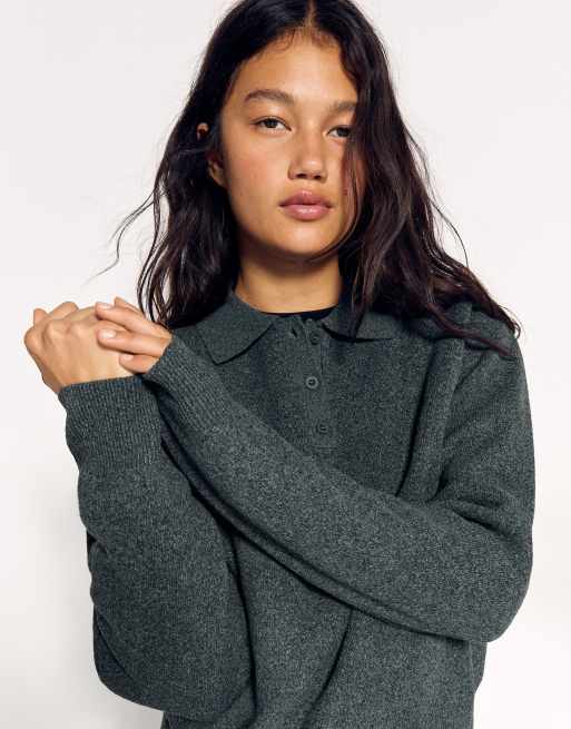 Bershka boxy striktrøje med knaplukning og polokrave i grå, 2 af 5