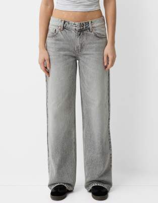 Bershka - Boyfriend-Jeans in Hellgrau