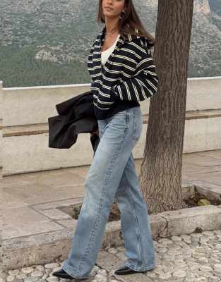 Bershka Boyfriend jeans in mid blue