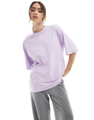 Bershka - Boyfriend-T-Shirt in Flieder mit Oversize-Schnitt-Lila