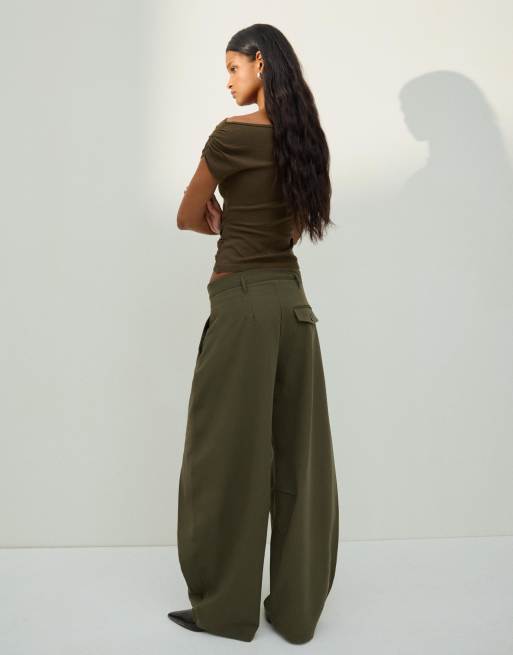 Bershka - Broek met barrelpijpen en plooien in kaki, 3 van 6