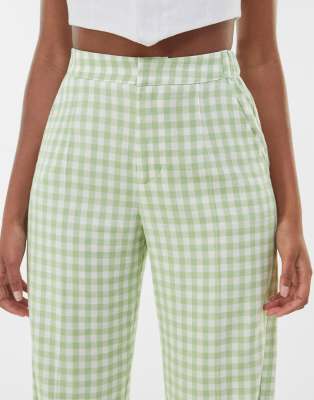 Bershka - Broek met gingham ruit en splitjes in de zoom in groen | ASOS