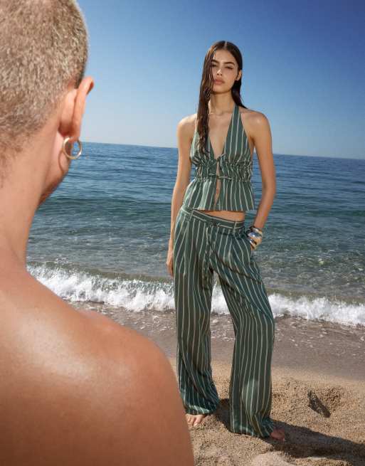 Bershka - Broek met wijde pijpen en plooien in groen