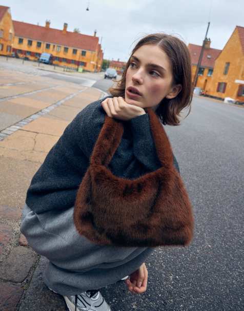 Bershka – Brun axelväska i fuskpäls - view 1