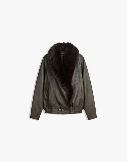 Bershka – Brun jacka i läderimitation med fuskpälskrage, 2 av 4