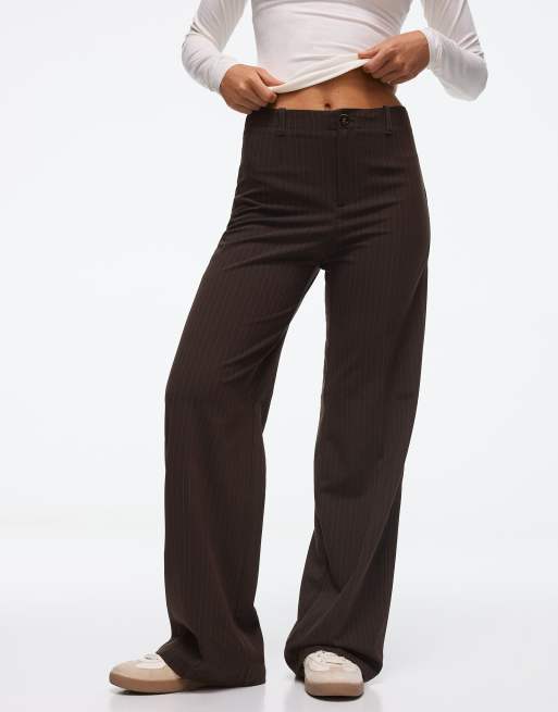 Bershka – Bruna, figursydda byxor med vida ben, 4 av 5