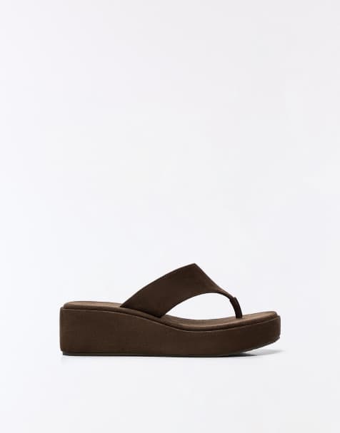 Bershka - Brune sandaler med plateausål og tårem - view 1