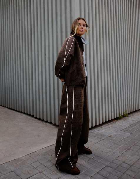 Bershka – Brunt set med kontrastdetaljer - view 1