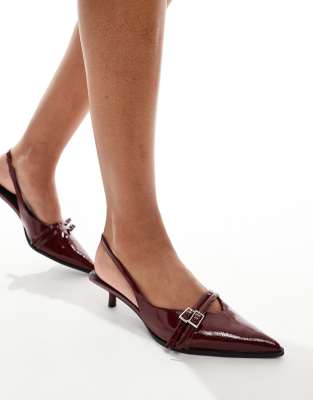 Bershka buckle detail heeled court shoes in burgundy