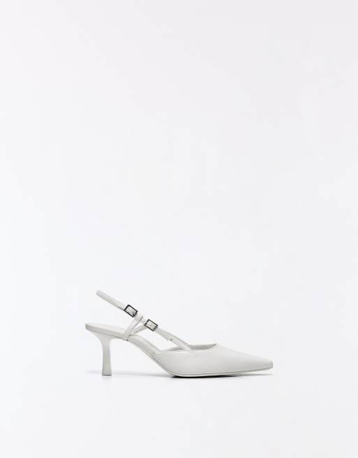 Bershka Buckled heel shoes in white, 7 of 7