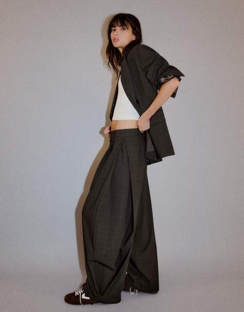 Bershka bukser med sideplissering i brun - view 1