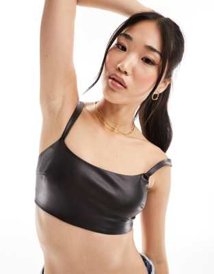 Bershka - Bustier aus Kunstleder in Schwarz