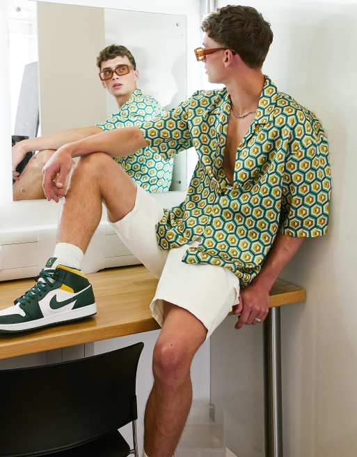 Bershka - Camicia comoda verde con stampa geometrica